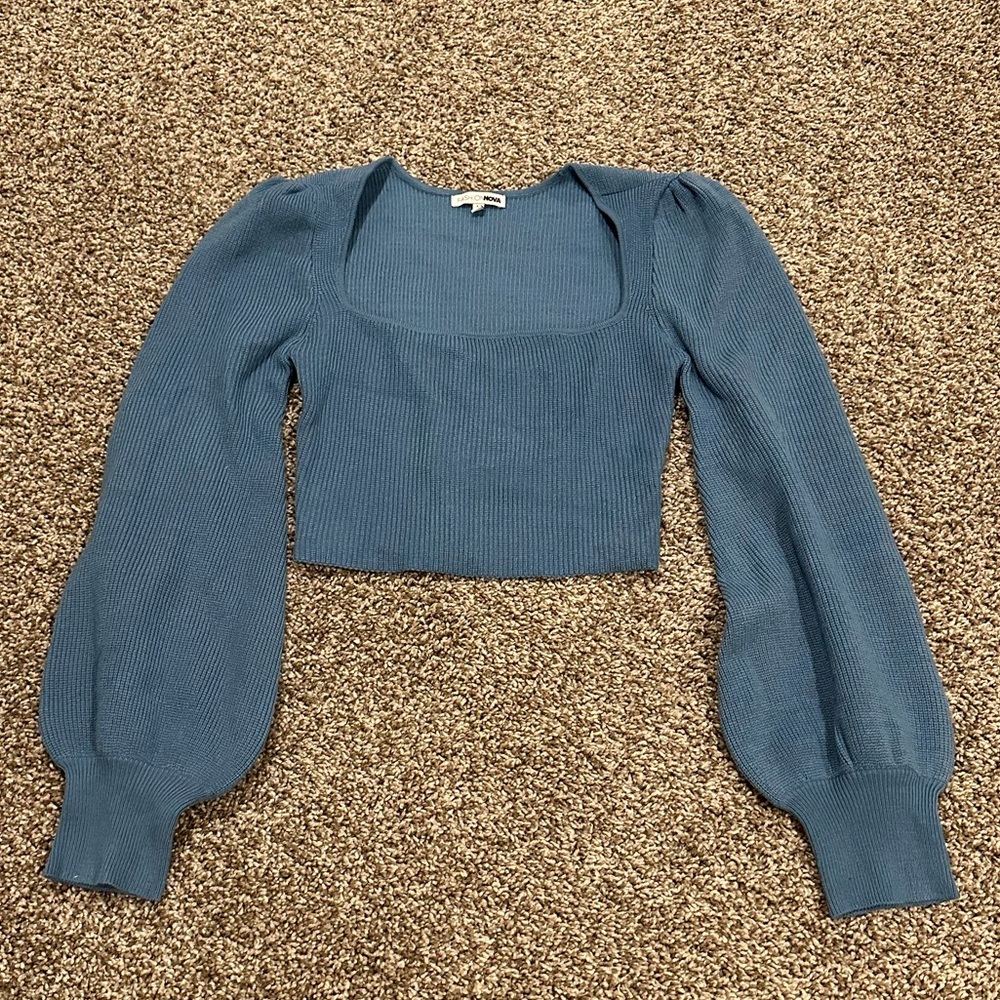 Cropped sweater with bell sleeves